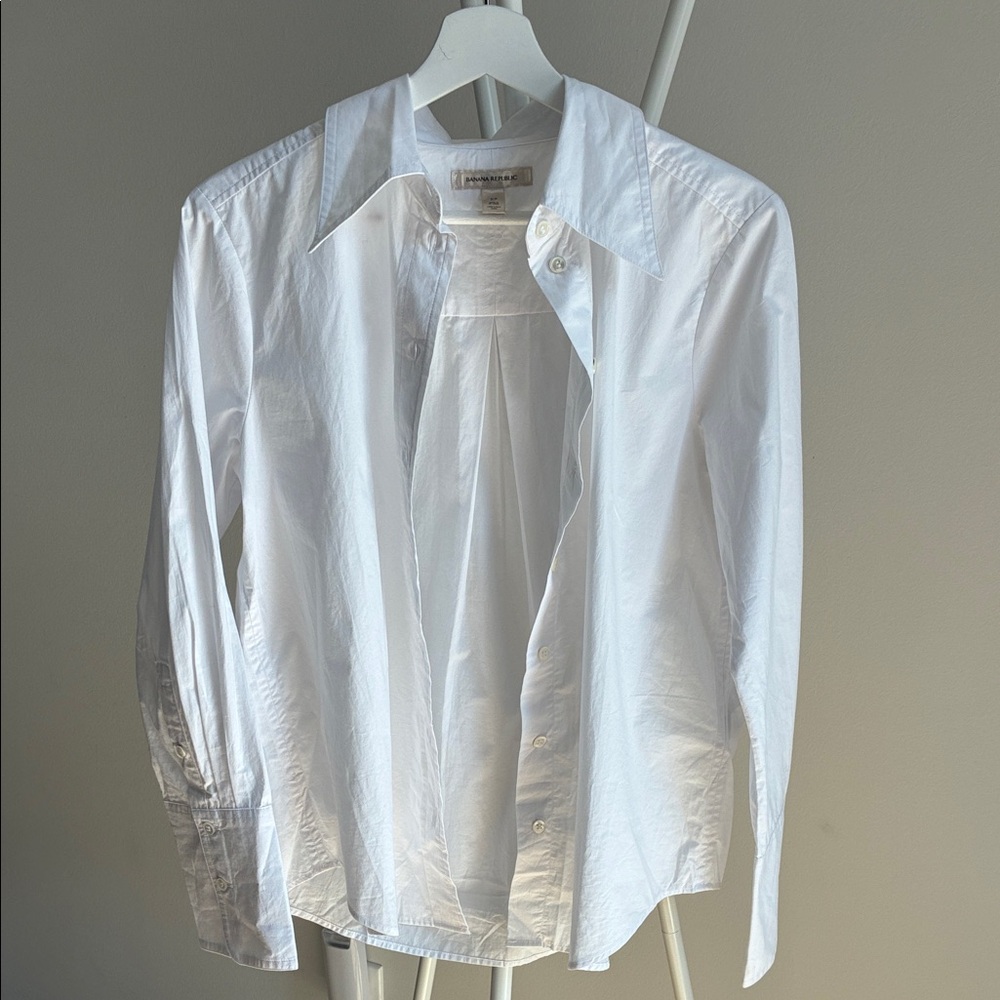 Banana Republic White Button Down Shirt